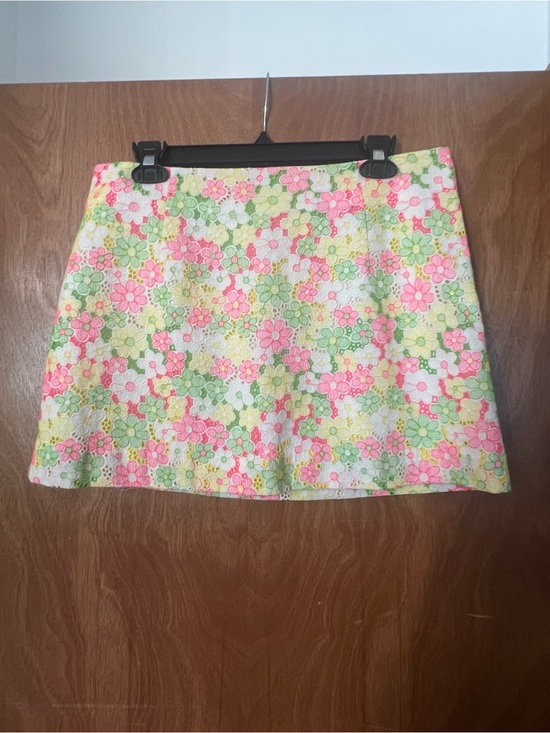 Lilly Pulitzer Dresses & Skirts - Lilly Pulitzer floral sunbonnet lace (Daisylane)